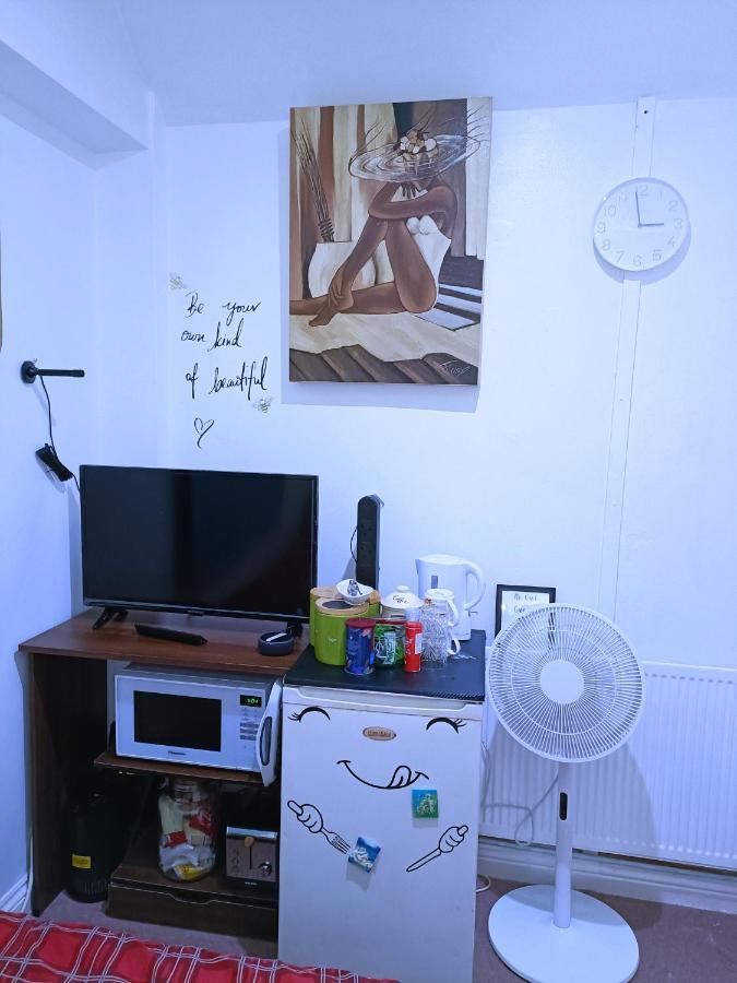 Homestay Bedspace Birmingham Esterno foto
